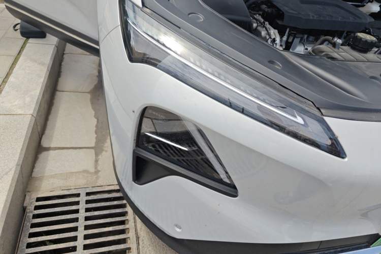 Used Wuling Xingguang S 2025 Model, 130km Leading Edition Right Front Headlight