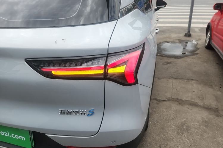 Used Wuling Xingguang S 2025 Model 510 km Flagship Version Right Rear Taillight