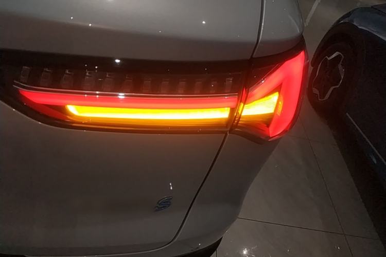Used Wuling Xingguang S 2025 Model 510 km Flagship Version Right Rear Taillight