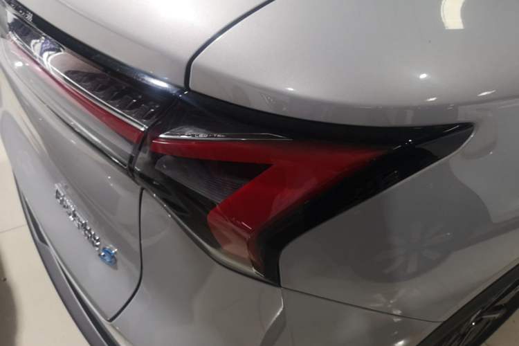 Used Wuling Xingguang S 2025 Model, 130km Flagship Edition Right Rear Taillight
