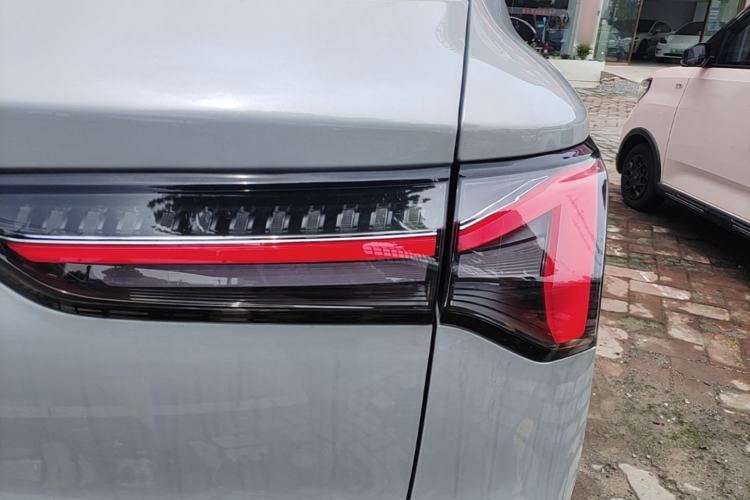 Used Wuling Xingguang S 2025 Model 510 km Flagship Version Right Rear Taillight