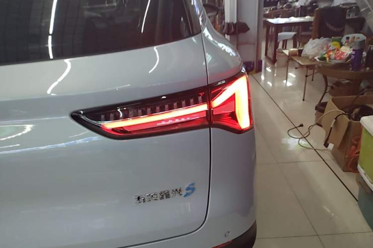Used Wuling Xingguang S 2025 Model, 130km Flagship Edition Right Rear Taillight