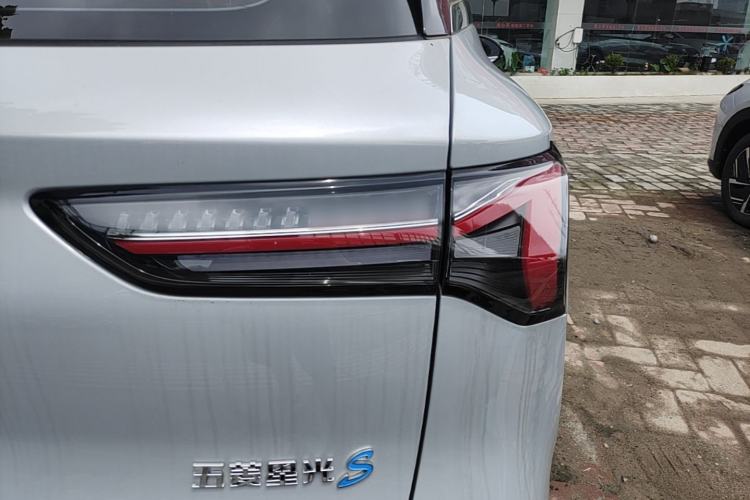 Used Wuling Xingguang S 2025 Model 510 km Flagship Version Right Rear Taillight