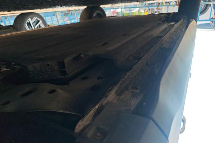 Used Wuling Xingguang S 2025 Model 510 km Flagship Version Right Side Sill