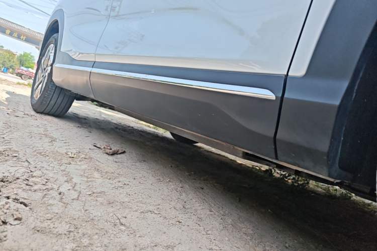 Used Wuling Xingguang S 2025 Model 510 km Flagship Version Right Side Sill