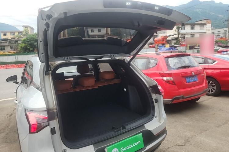 Used Wuling Xingguang S 2025 Model 510 km Flagship Version Trunk