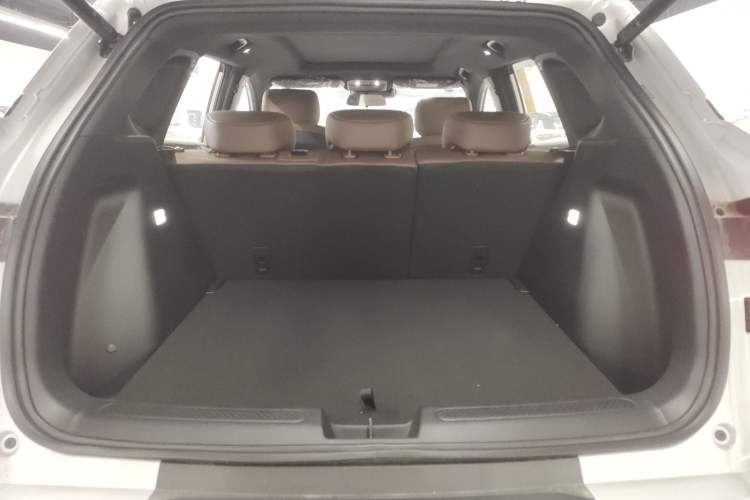 Used Wuling Xingguang S 2025 Model 510 km Flagship Version Trunk