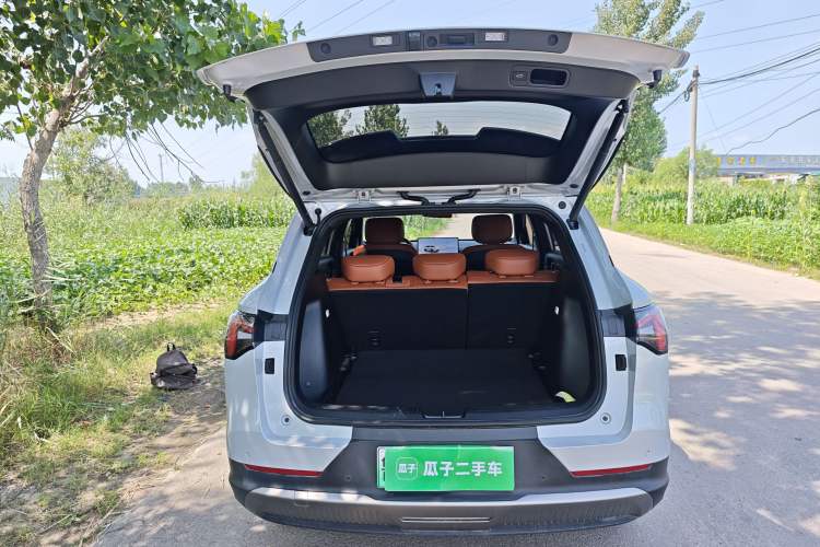 Used Wuling Xingguang S 2025 Model 510 km Flagship Version Trunk