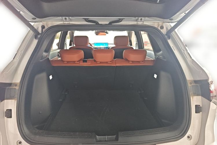 Used Wuling Xingguang S 2025 Model 510 km Flagship Version Trunk