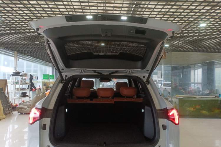 Used Wuling Xingguang S 2025 Model 510 km Flagship Version Trunk