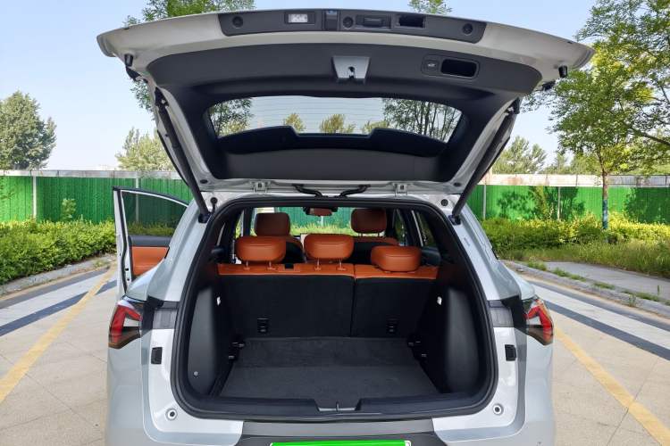 Used Wuling Xingguang S 2025 Model 510 km Flagship Version Trunk