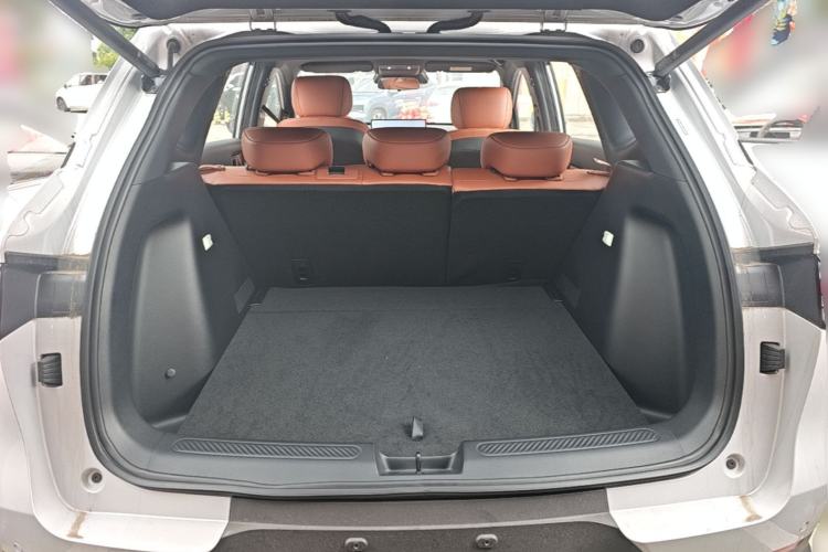 Used Wuling Xingguang S 2025 Model 510 km Flagship Version Trunk