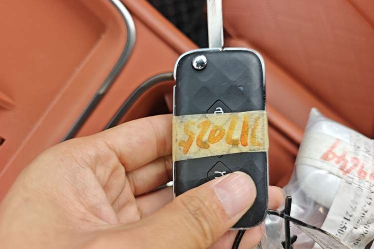 Used Wuling Xingguang S 2025 Model 510 km Flagship Version Vehicle Key