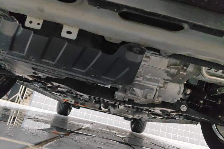Used Wuling Xingyun 2023 2.0L DHT Flagship Edition Chassis Front