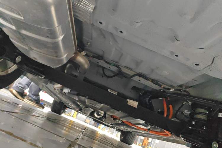 Used Wuling Xingyun 2023 2.0L DHT Flagship Edition Chassis Rear