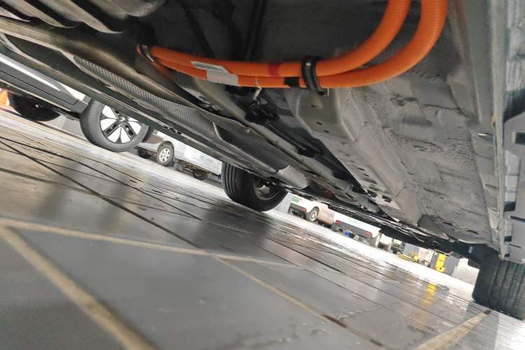 Used Wuling Xingyun 2023 2.0L DHT Flagship Edition Chassis Rear Right