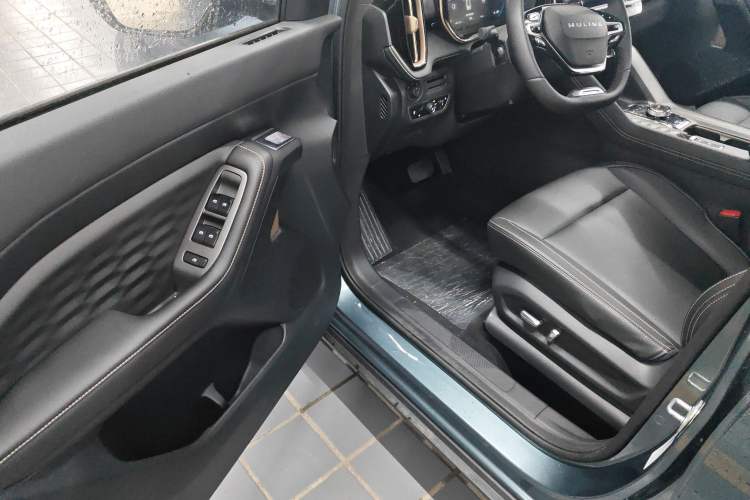 Used Wuling Xingyun 2023 2.0L DHT Flagship Edition Driver Seat