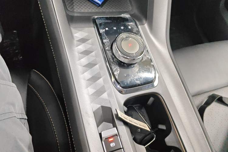 Used Wuling Xingyun 2023 2.0L DHT Flagship Edition Gear Lever