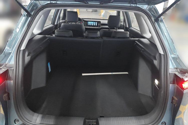 Used Wuling Xingyun 2023 2.0L DHT Flagship Edition Trunk