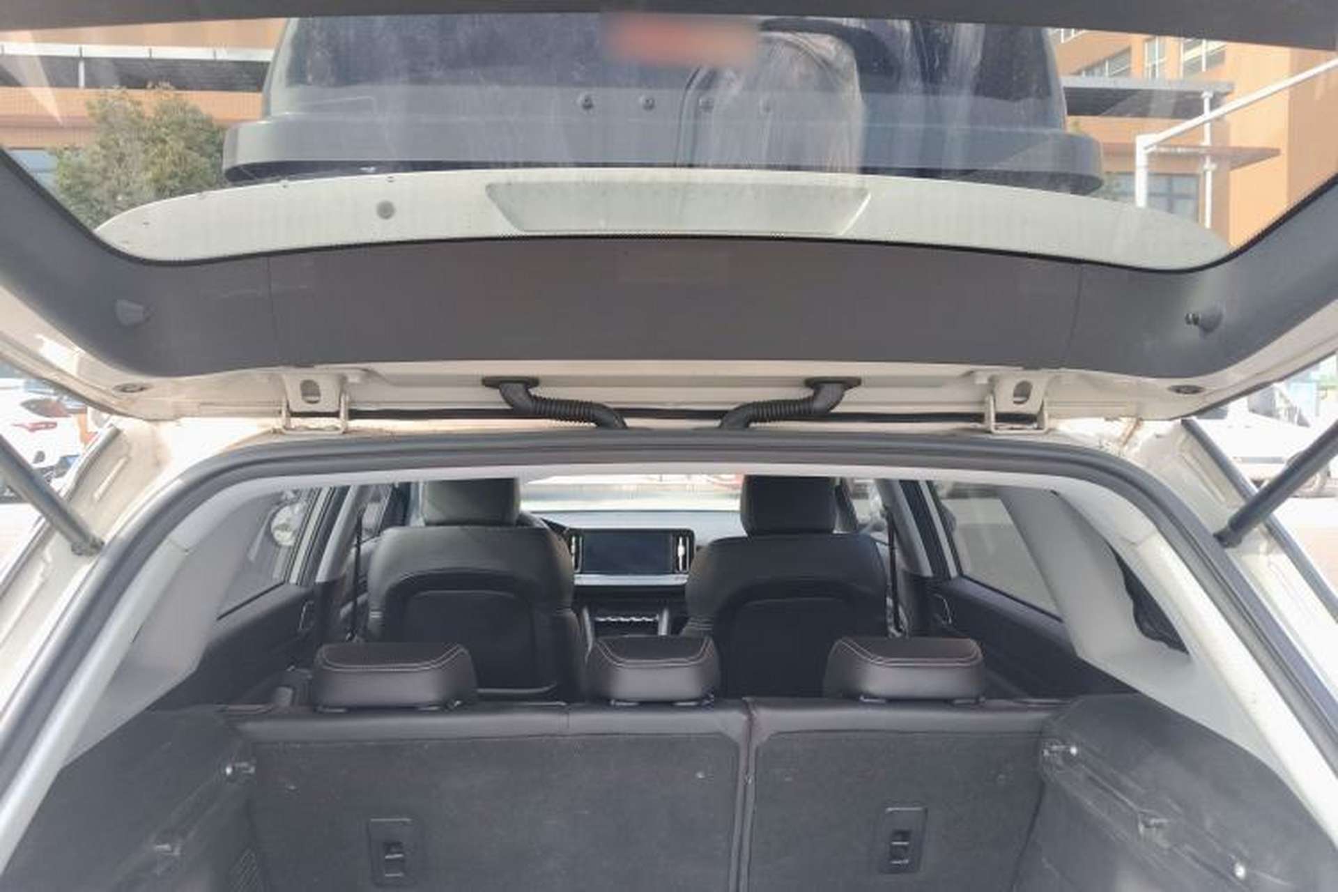 Used Wuling Xingyun 2023 2.0L DHT Standard Edition Trunk