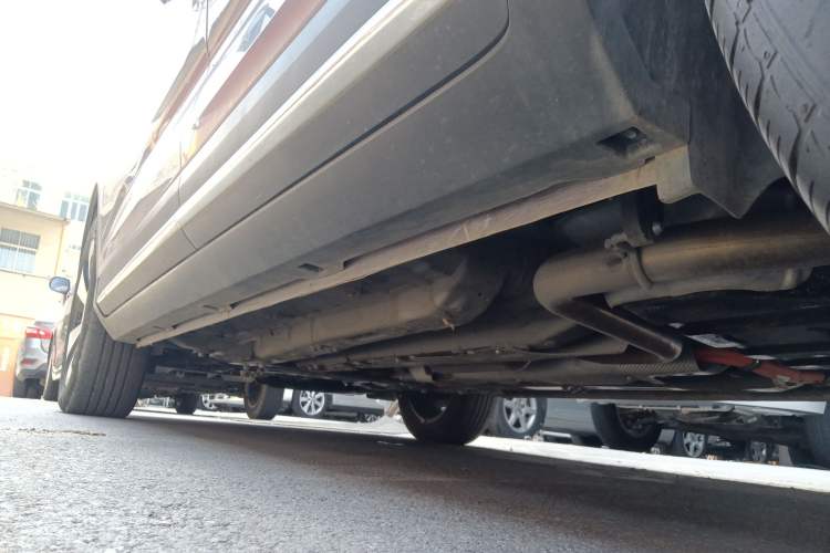Used Wuling Xingyun 2023 2.0L DHT Flagship Edition Chassis Rear Left