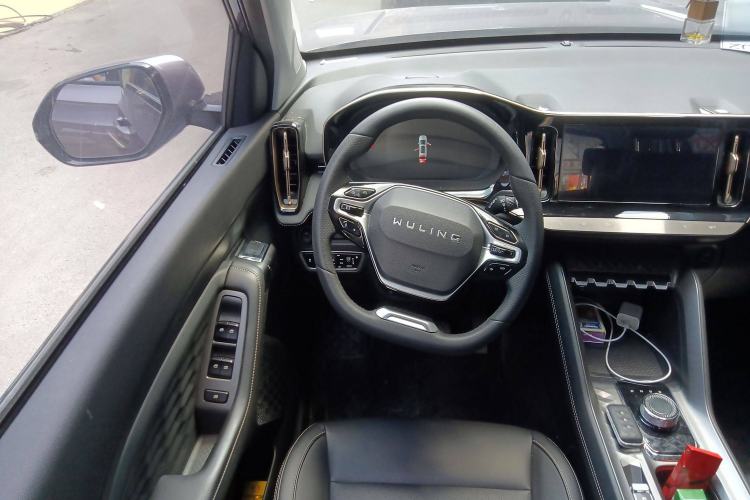 Used Wuling Xingyun 2023 2.0L DHT Flagship Edition Steering Wheel