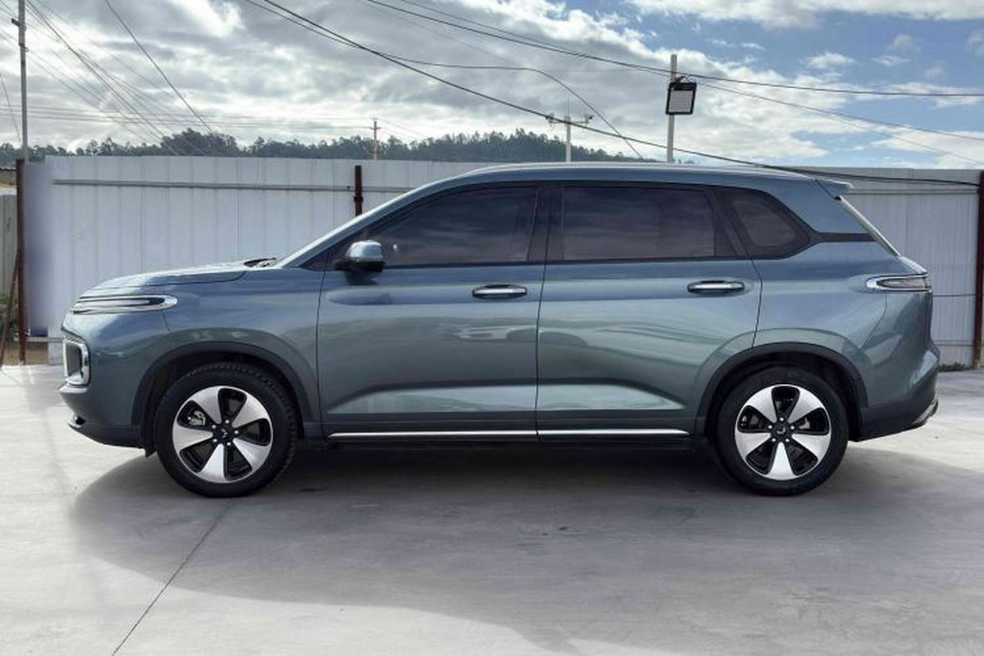 Used Wuling Xingyun 2023 2.0L DHT Flagship Edition Exterior 3