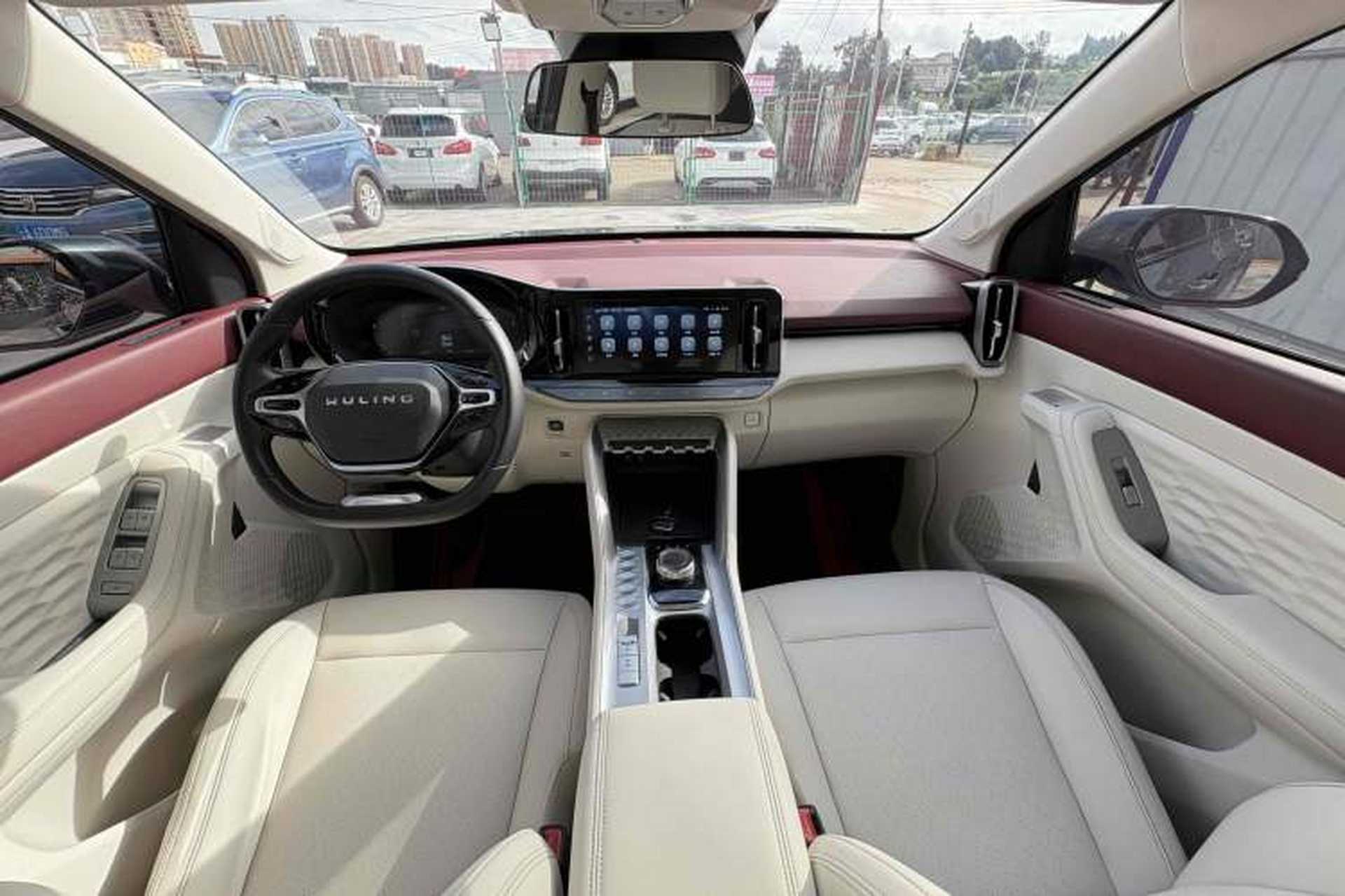 Used Wuling Xingyun 2023 2.0L DHT Flagship Edition Interior 1