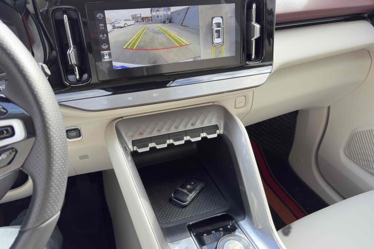 Used Wuling Xingyun 2023 2.0L DHT Flagship Edition Interior 4