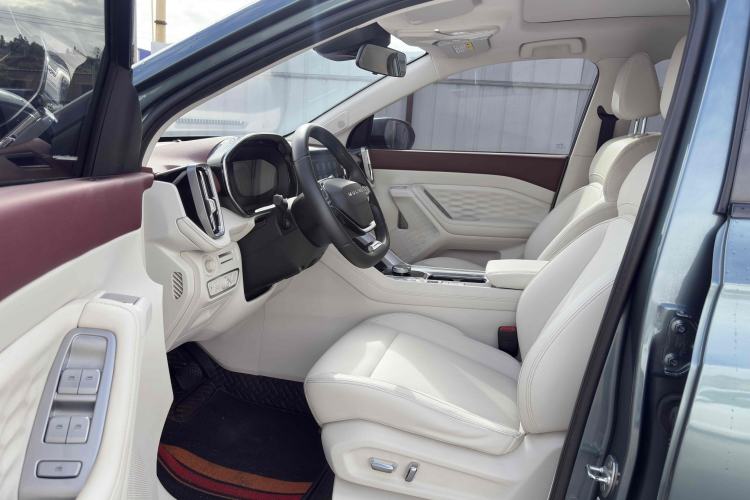 Used Wuling Xingyun 2023 2.0L DHT Flagship Edition Interior 6