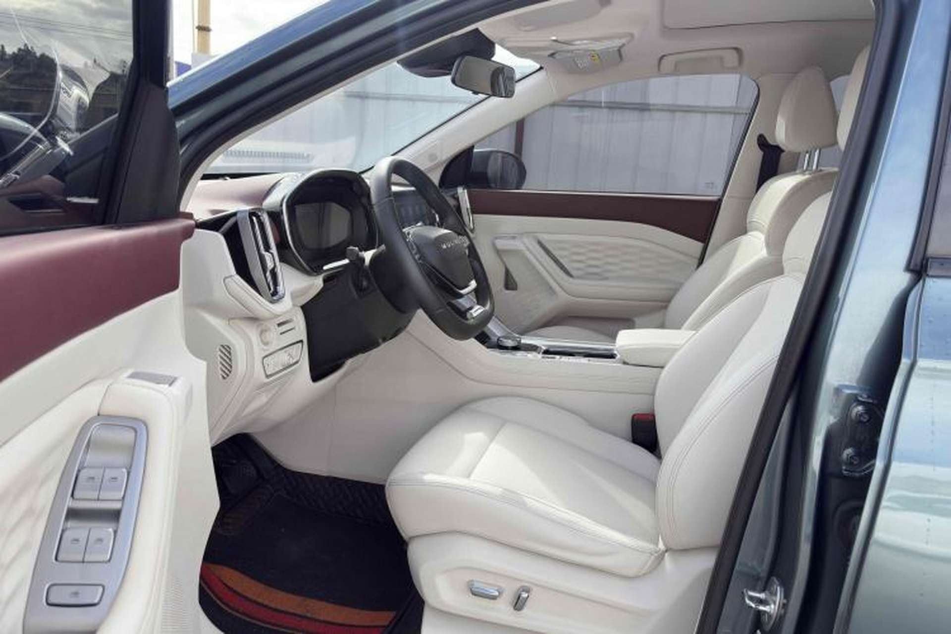 Used Wuling Xingyun 2023 2.0L DHT Flagship Edition Interior 6