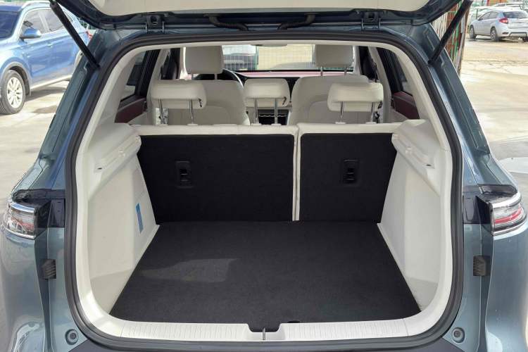 Used Wuling Xingyun 2023 2.0L DHT Flagship Edition Interior 8