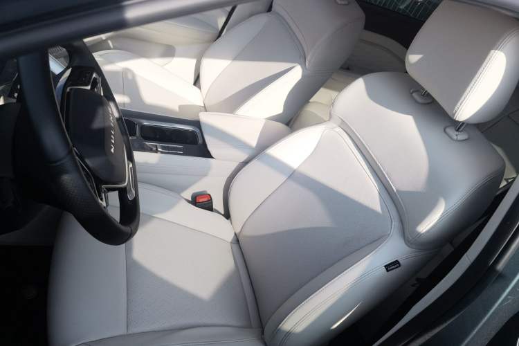Used Wuling Xingyun 2023 2.0L DHT Flagship Edition Left Front Seat