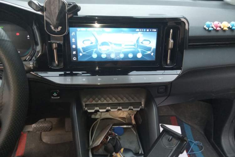 Used Wuling Xingyun 2023 2.0L DHT Flagship Edition Audio And AC Panel