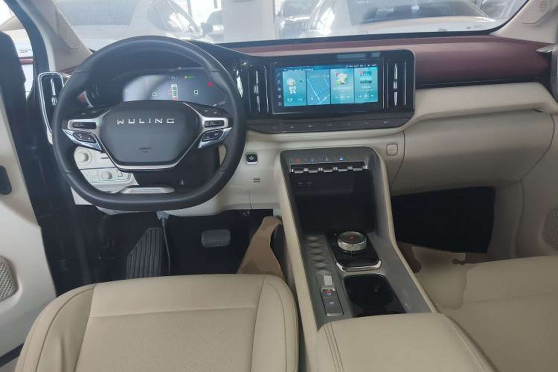Used Wuling Xingyun 2023 2.0L DHT Flagship Edition Center Console