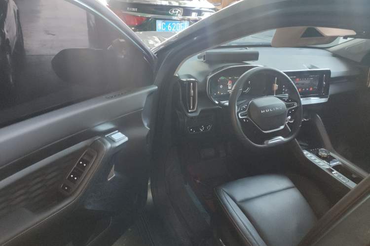 Used Wuling Xingyun 2023 2.0L DHT Flagship Edition Driver Seat