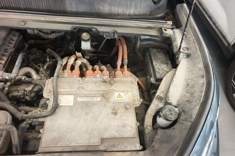 Used Wuling Xingyun 2023 2.0L DHT Flagship Edition Engine Bay Left