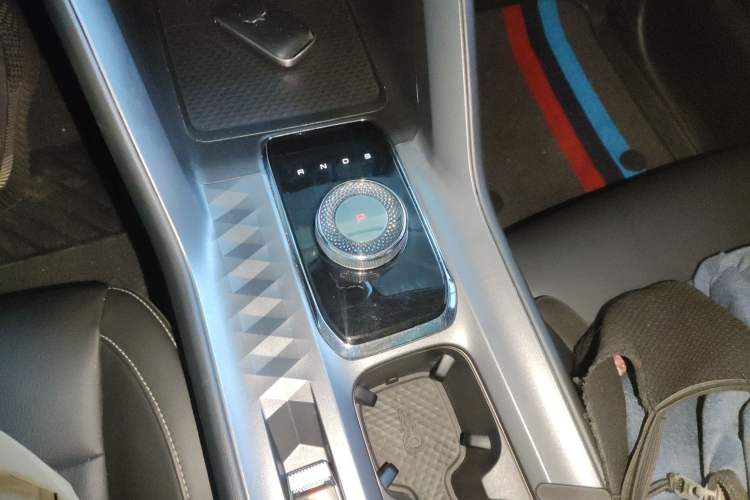 Used Wuling Xingyun 2023 2.0L DHT Flagship Edition Gear Lever