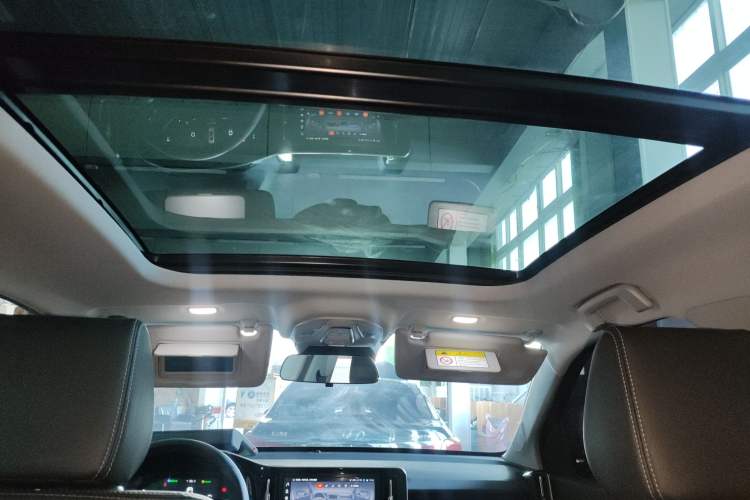 Used Wuling Xingyun 2023 2.0L DHT Flagship Edition Headliner