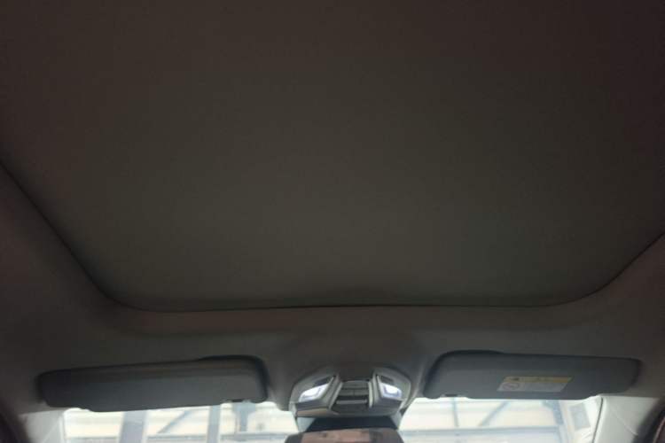 Used Wuling Xingyun 2023 2.0L DHT Flagship Edition Headliner