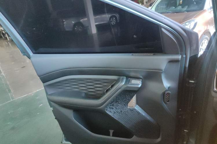 Used Wuling Xingyun 2023 2.0L DHT Flagship Edition Left Front Door Interior