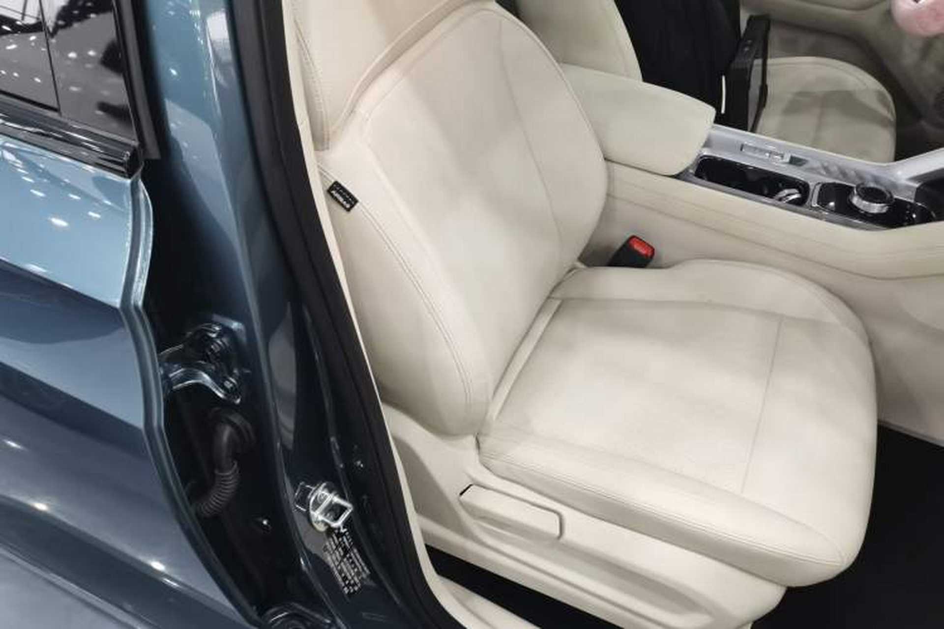 Used Wuling Xingyun 2023 2.0L DHT Flagship Edition Right Front Seat