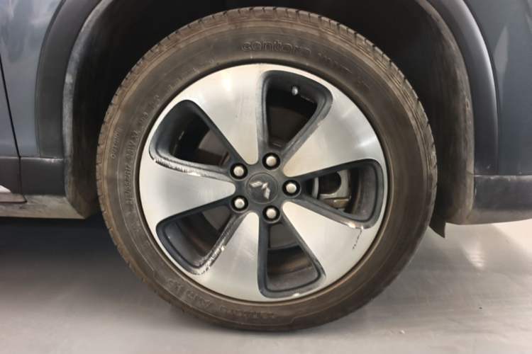 Used Wuling Xingyun 2023 2.0L DHT Flagship Edition Right Front Wheel Hub