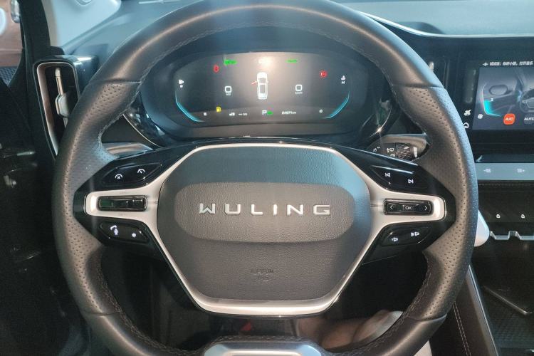 Used Wuling Xingyun 2023 2.0L DHT Flagship Edition Steering Wheel