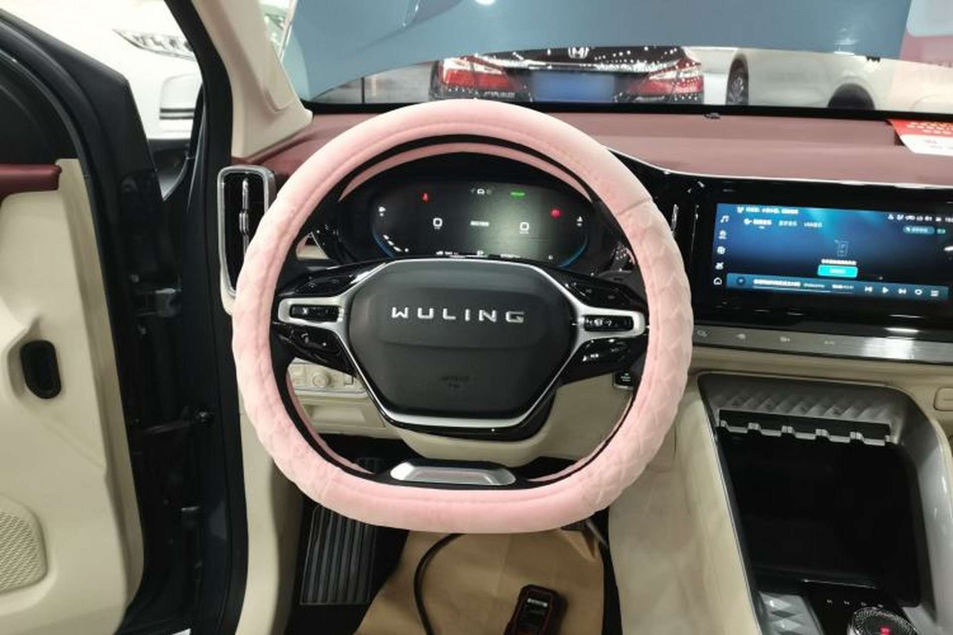 Used Wuling Xingyun 2023 2.0L DHT Flagship Edition Steering Wheel