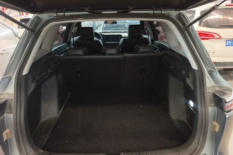 Used Wuling Xingyun 2023 2.0L DHT Flagship Edition Trunk