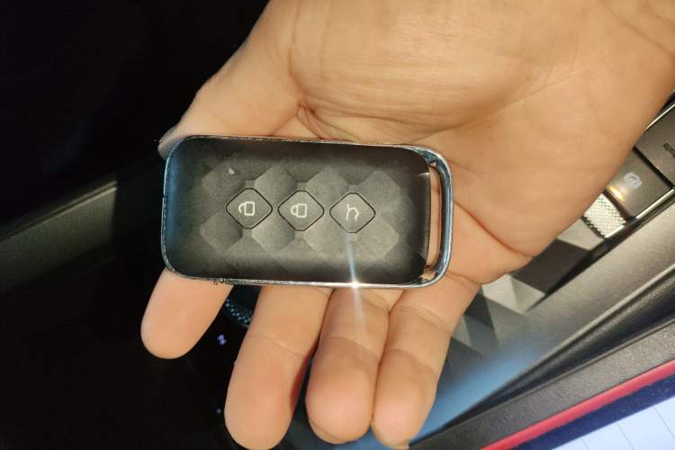 Used Wuling Xingyun 2023 2.0L DHT Flagship Edition Vehicle Key
