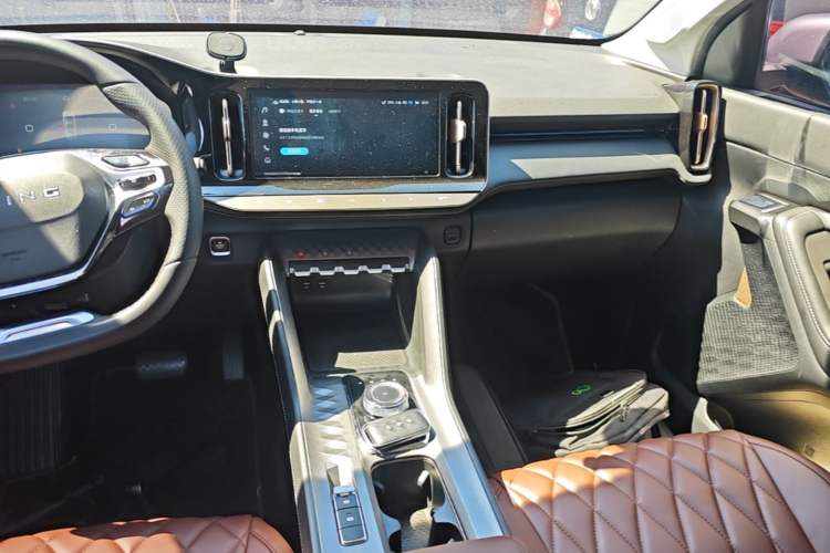 Used Wuling Xingyun 2023 2.0L DHT Standard Edition Audio And AC Panel
