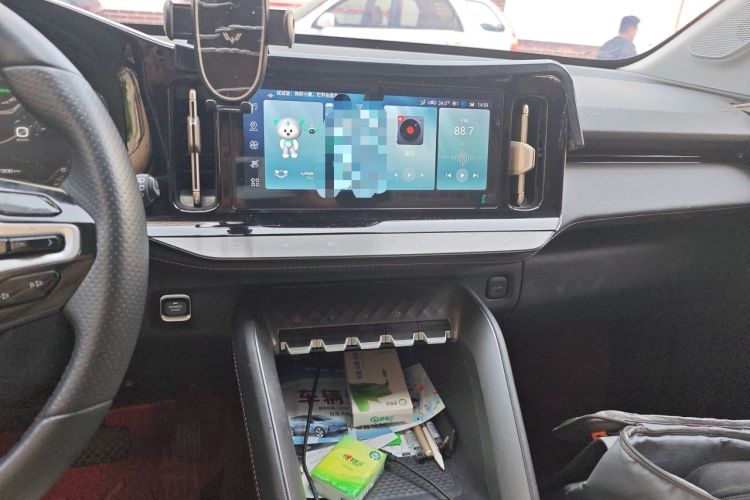 Used Wuling Xingyun 2023 2.0L DHT Flagship Edition Audio And AC Panel