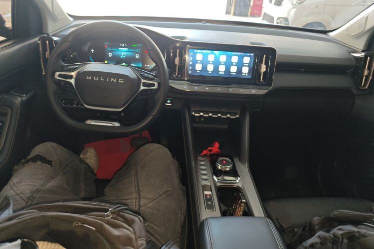 Used Wuling Xingyun 2023 2.0L DHT Flagship Edition Center Console